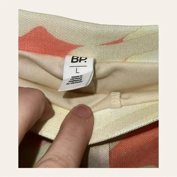 Bp PAINTED MESH FLARE PANTS LINED TO MID THIGH SIZE LARGE - Picture 6 of 11